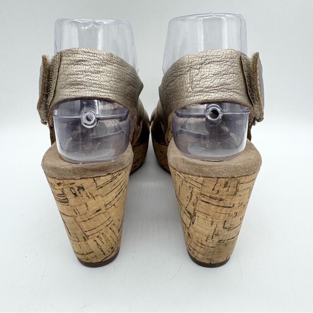 CLARKS Caslynn Diem High Heel Wedge Sandal Gold Metallic Size 7 Office‎ Dressy - Picture 9 of 14